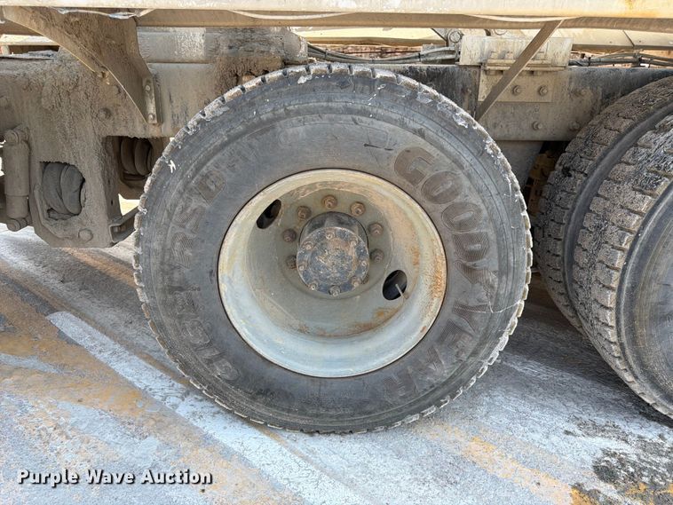 image for item DN6664 2004 Mack Granite CV713 ready mix truck