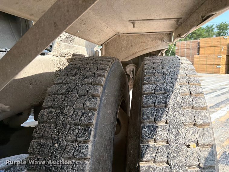 image for item DN6664 2004 Mack Granite CV713 ready mix truck