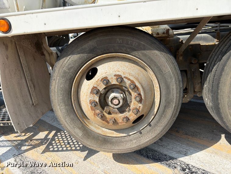 image for item DN6664 2004 Mack Granite CV713 ready mix truck