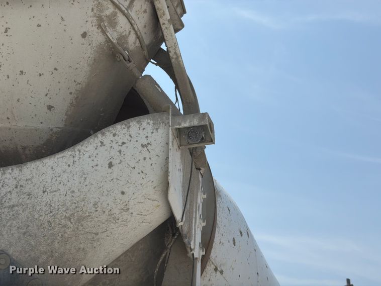 image for item DN6665 2004 Mack Granite CV713 ready mix truck