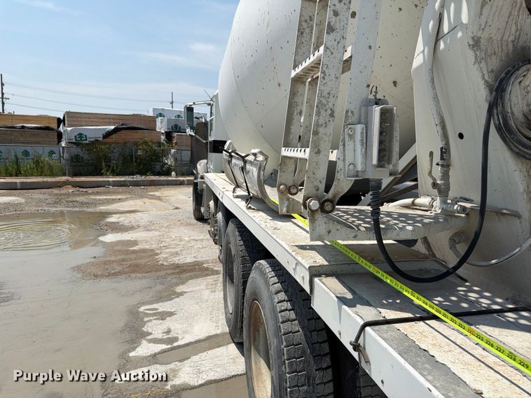 image for item DN6665 2004 Mack Granite CV713 ready mix truck