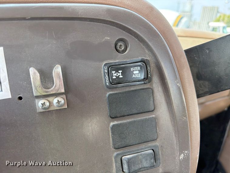 image for item DN6665 2004 Mack Granite CV713 ready mix truck