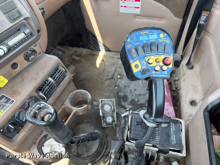 image for item DN6665 2004 Mack Granite CV713 ready mix truck
