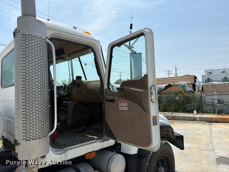 image for item DN6665 2004 Mack Granite CV713 ready mix truck