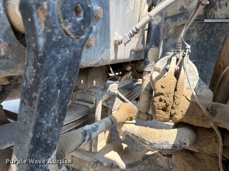 image for item DN6665 2004 Mack Granite CV713 ready mix truck