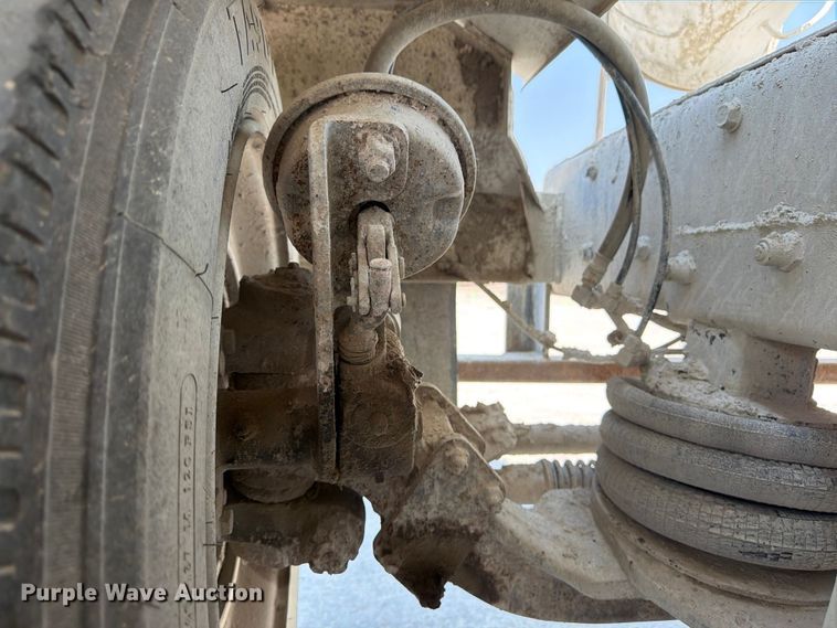 image for item DN6665 2004 Mack Granite CV713 ready mix truck
