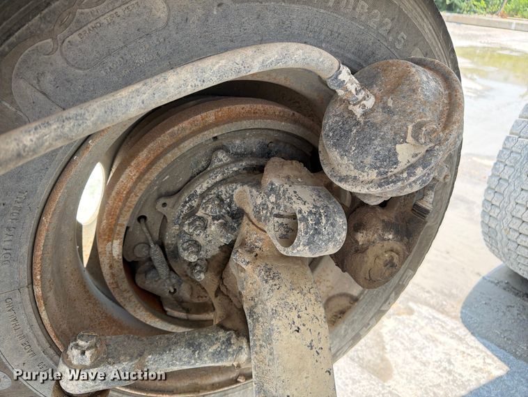 image for item DN6665 2004 Mack Granite CV713 ready mix truck