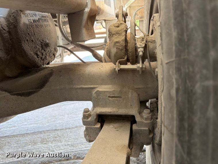 image for item DN6665 2004 Mack Granite CV713 ready mix truck