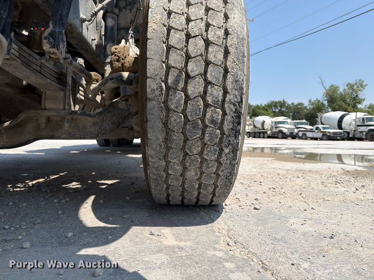 image for item DN6665 2004 Mack Granite CV713 ready mix truck
