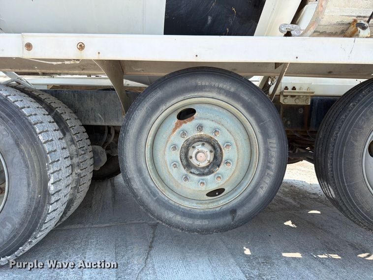 image for item DN6665 2004 Mack Granite CV713 ready mix truck