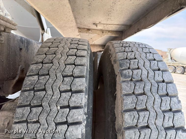 image for item DN6665 2004 Mack Granite CV713 ready mix truck