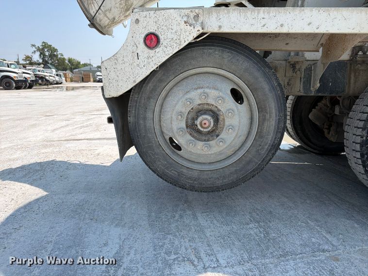 image for item DN6665 2004 Mack Granite CV713 ready mix truck