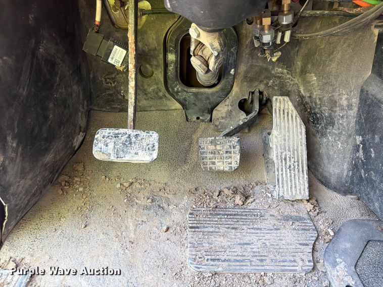 image for item DN6667 2006 Mack Granite CV713  ready mix truck