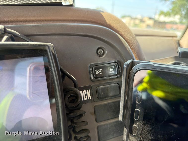 image for item DN6667 2006 Mack Granite CV713  ready mix truck