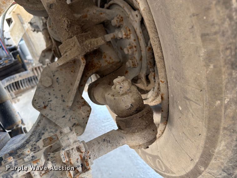 image for item DN6667 2006 Mack Granite CV713  ready mix truck