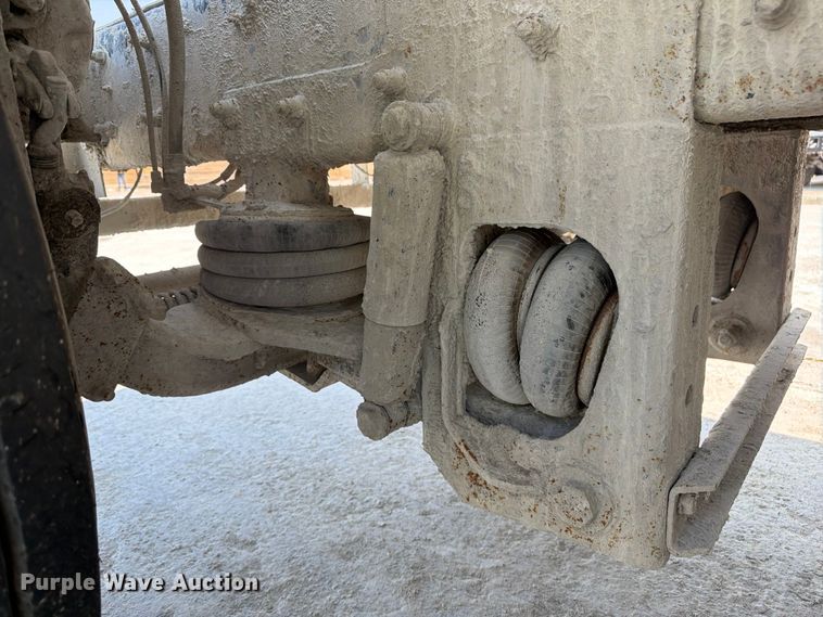 image for item DN6667 2006 Mack Granite CV713  ready mix truck