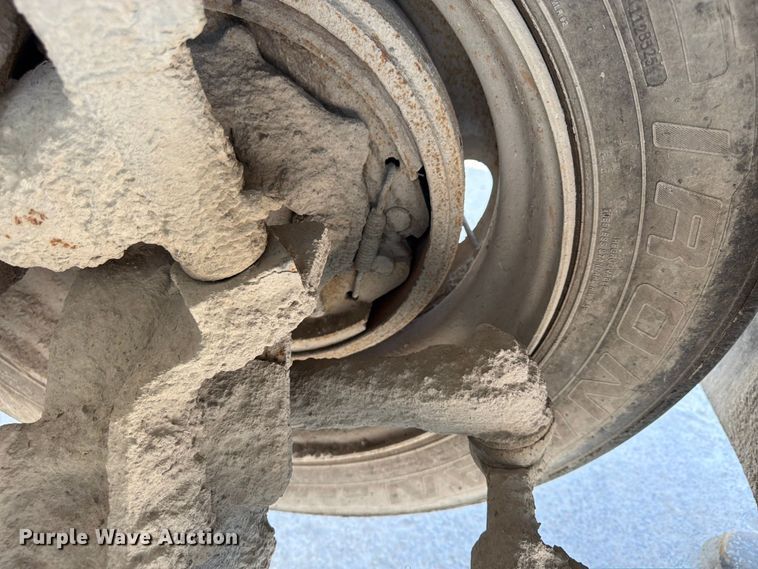image for item DN6667 2006 Mack Granite CV713  ready mix truck