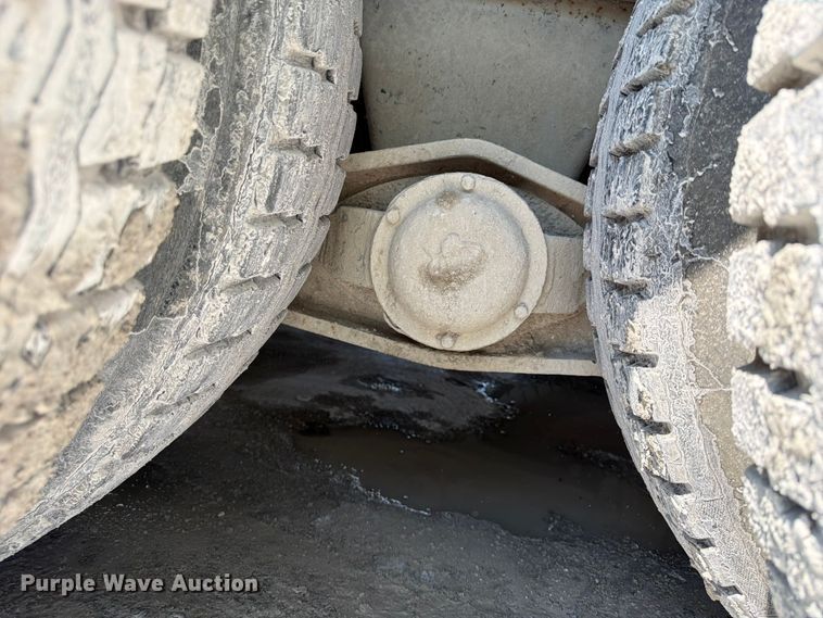 image for item DN6667 2006 Mack Granite CV713  ready mix truck