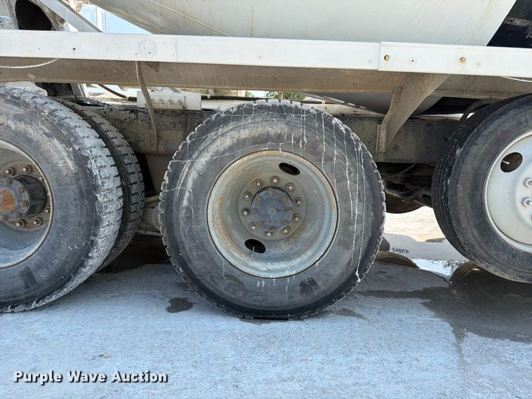 image for item DN6667 2006 Mack Granite CV713  ready mix truck