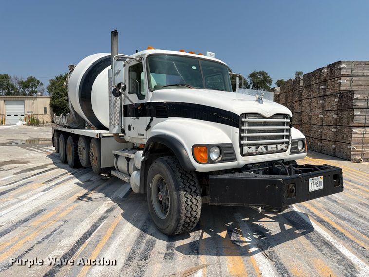 image for item DN6668 2006 Mack Granite CV713 ready mix truck