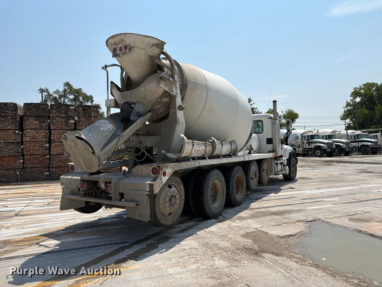 image for item DN6668 2006 Mack Granite CV713 ready mix truck