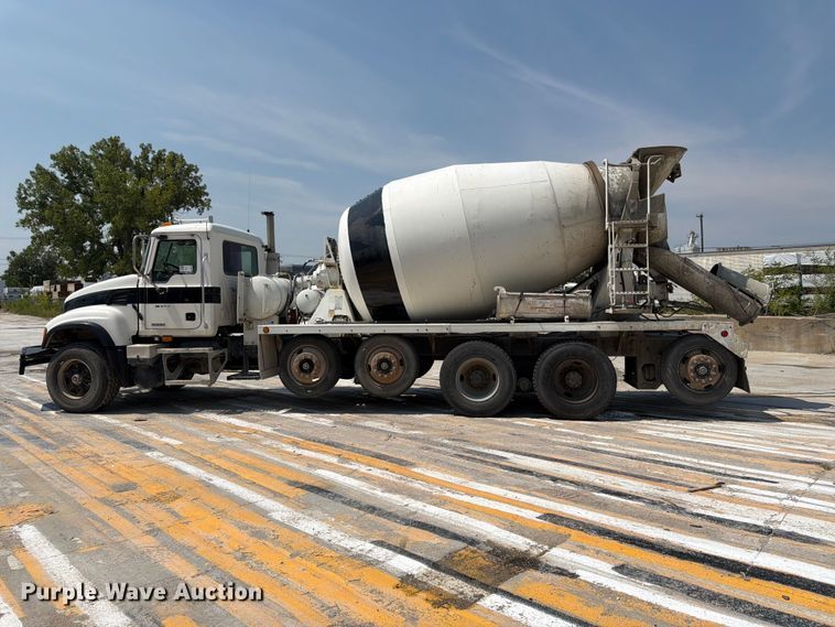 image for item DN6668 2006 Mack Granite CV713 ready mix truck