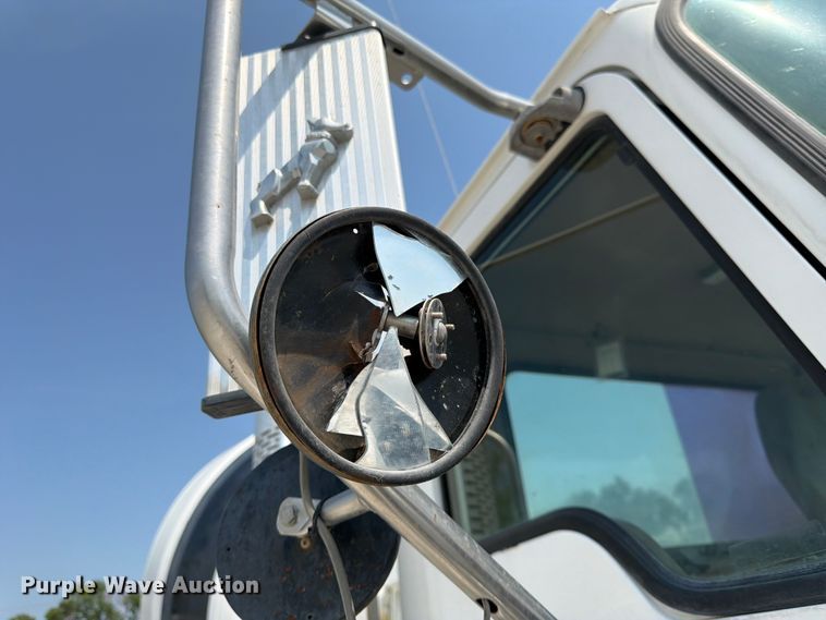 image for item DN6668 2006 Mack Granite CV713 ready mix truck