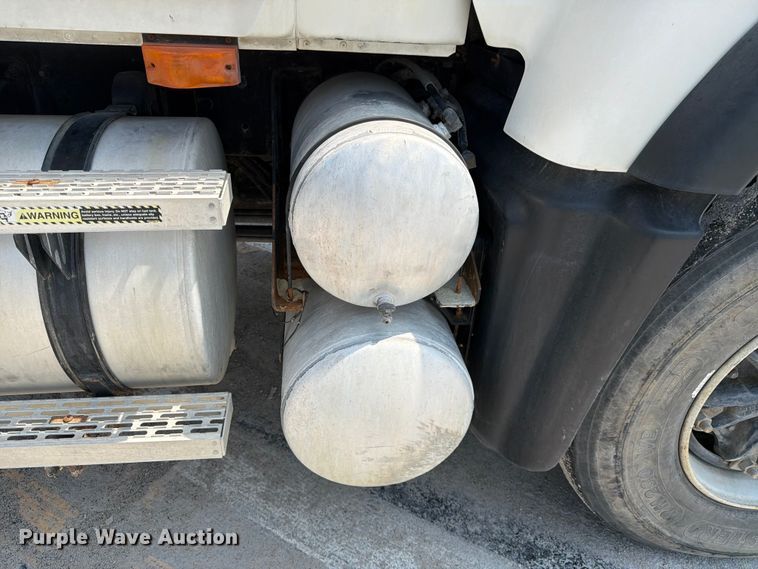 image for item DN6668 2006 Mack Granite CV713 ready mix truck
