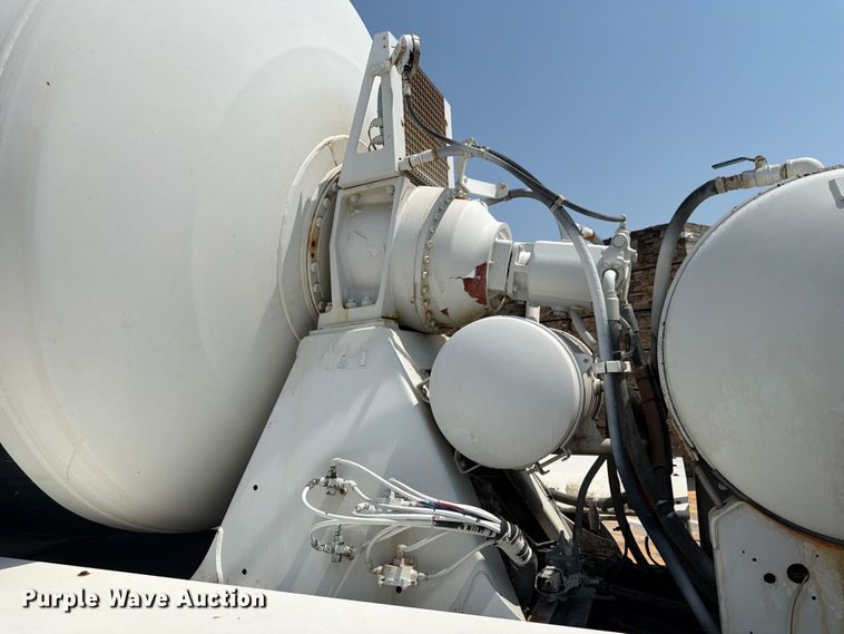 image for item DN6668 2006 Mack Granite CV713 ready mix truck