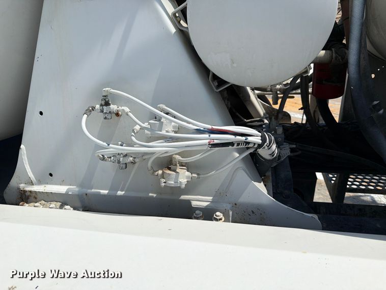 image for item DN6668 2006 Mack Granite CV713 ready mix truck