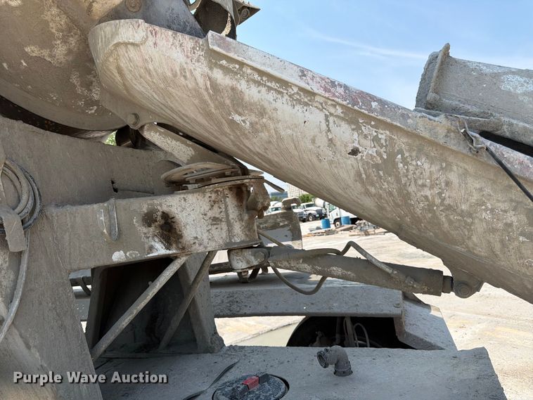 image for item DN6668 2006 Mack Granite CV713 ready mix truck