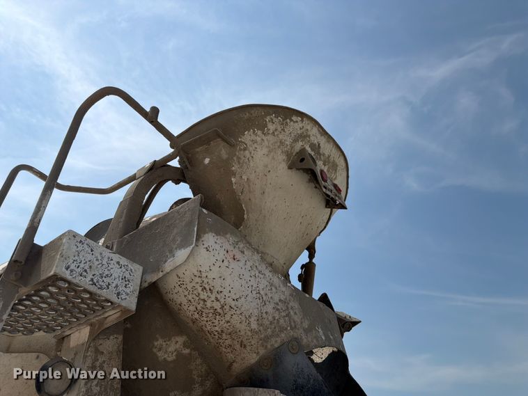 image for item DN6668 2006 Mack Granite CV713 ready mix truck