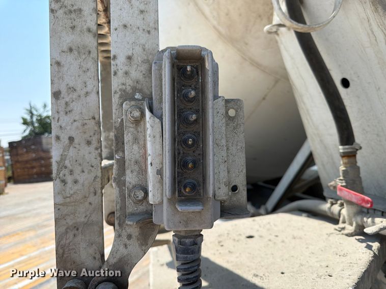 image for item DN6668 2006 Mack Granite CV713 ready mix truck