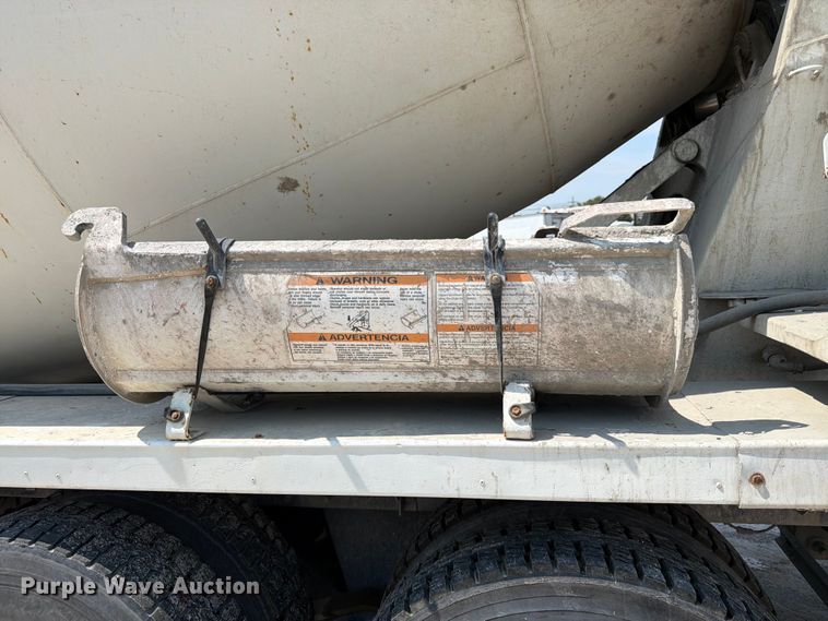 image for item DN6668 2006 Mack Granite CV713 ready mix truck