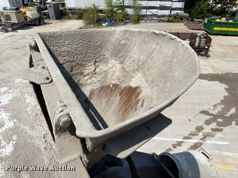 image for item DN6668 2006 Mack Granite CV713 ready mix truck