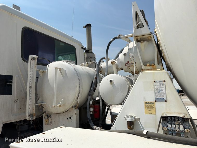 image for item DN6668 2006 Mack Granite CV713 ready mix truck