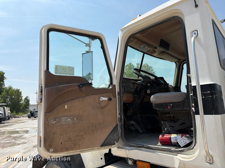 image for item DN6668 2006 Mack Granite CV713 ready mix truck
