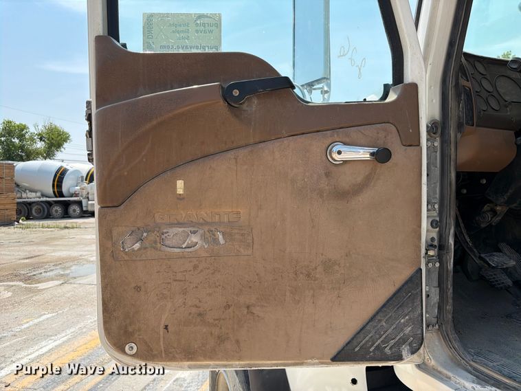 image for item DN6668 2006 Mack Granite CV713 ready mix truck