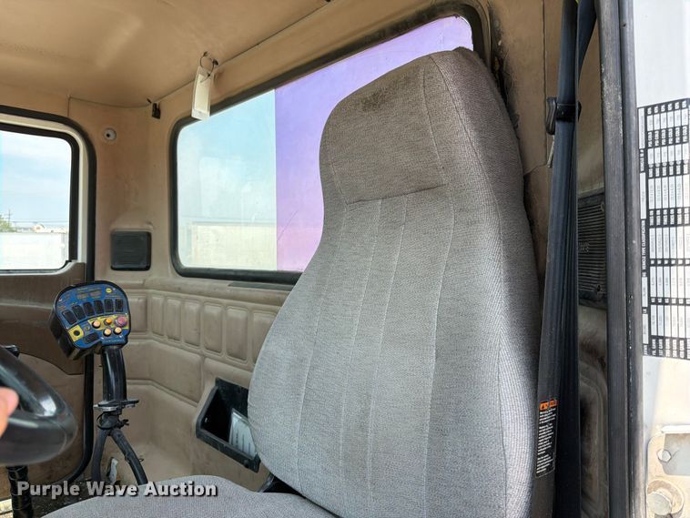 image for item DN6668 2006 Mack Granite CV713 ready mix truck