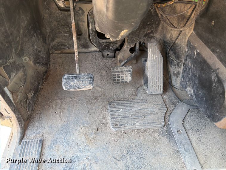 image for item DN6668 2006 Mack Granite CV713 ready mix truck