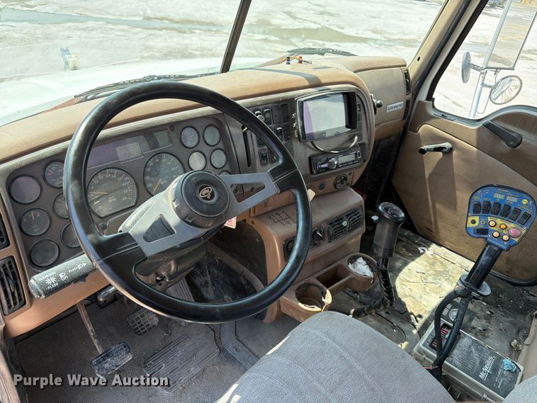 image for item DN6668 2006 Mack Granite CV713 ready mix truck
