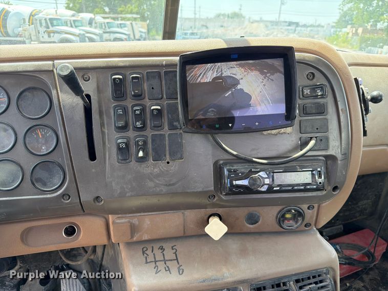 image for item DN6668 2006 Mack Granite CV713 ready mix truck