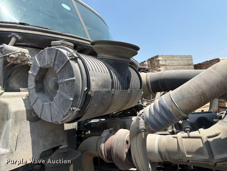 image for item DN6668 2006 Mack Granite CV713 ready mix truck