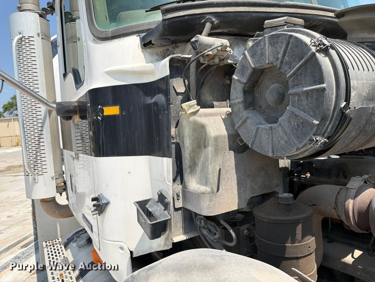 image for item DN6668 2006 Mack Granite CV713 ready mix truck
