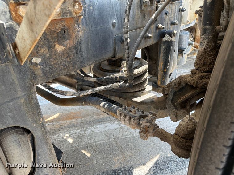 image for item DN6668 2006 Mack Granite CV713 ready mix truck