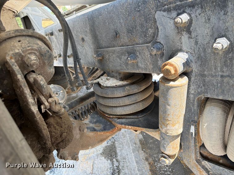 image for item DN6668 2006 Mack Granite CV713 ready mix truck