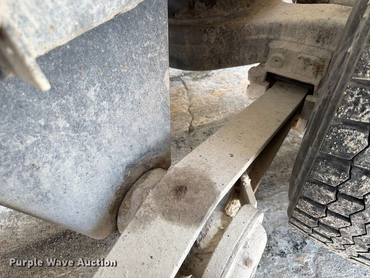 image for item DN6668 2006 Mack Granite CV713 ready mix truck