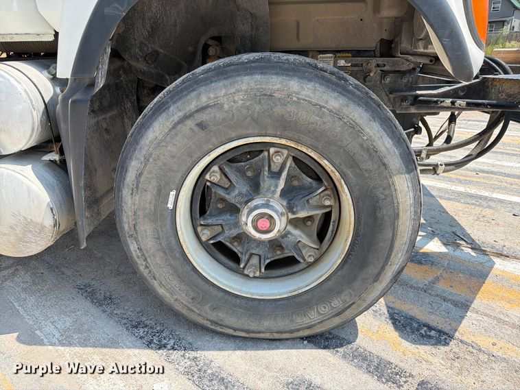 image for item DN6668 2006 Mack Granite CV713 ready mix truck