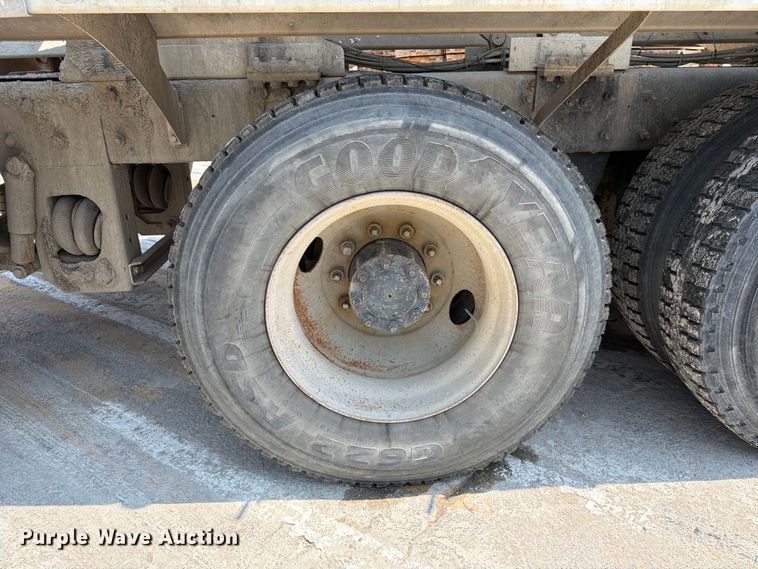 image for item DN6668 2006 Mack Granite CV713 ready mix truck