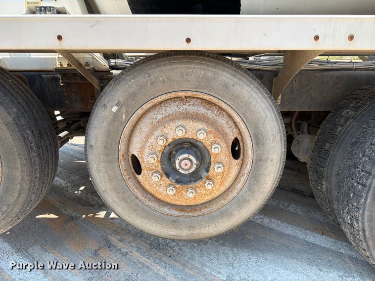image for item DN6668 2006 Mack Granite CV713 ready mix truck
